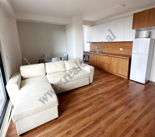 Apartament 2+1 tek ish-Fusha e Aviacionit ne rrugen Beniamin Kruta ne Tirane.
Pozicionohet ne katin